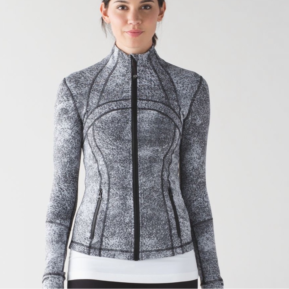 Lululemon Luon Spray Jaquard white &black define jacket